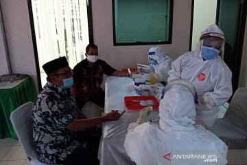 55 anggota DPRD Banten jalani rapid test COVID-19