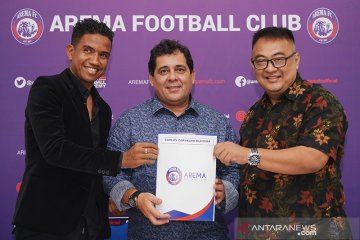 Arema berharap Carlos Oliveira tingkatkan kekompakan tim