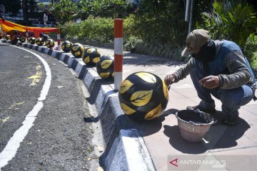 Perawatan bollard pedestrian di Surabaya