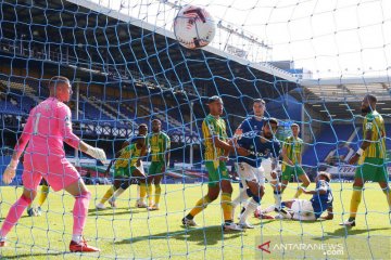 Everton bantai West Bromwich Albion, Calvert-Lewin cetak trigol