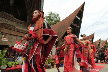 Tenun ulos masih jadi produk unggulan di Tapanuli Utara