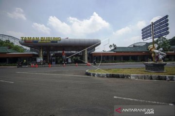 Suasana Lengang TMII Saat PSBB Jakarta