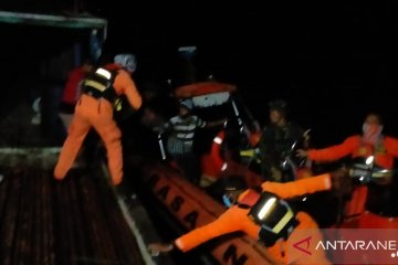 Tim SAR Asmat evakuasi kru Kapal Adi Utama ke Agats