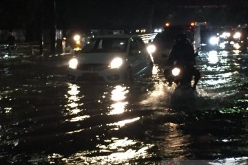 Banjir setinggi 30 sentimeter sergap kawasan Citraland