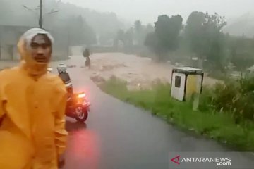 Banjir hingga longsor terjadi di Bogor akibat curah hujan ekstrem