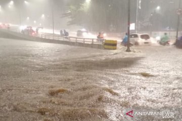 Delapan jalan di Jakarta tergenang air hujan