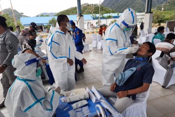 Rapid tes kedatangan Menteri Sosial di Natuna