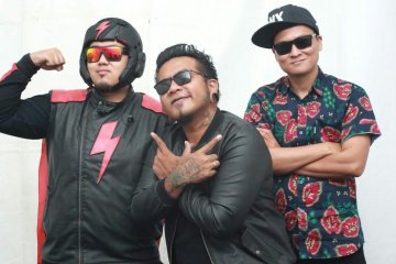 Endank Soekamti tampil akustik di konser "This is My Wave Concert"