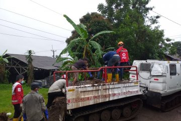 PMI kerahkan kendaraan hagglund ke lokasi banjir bandang Sukabumi