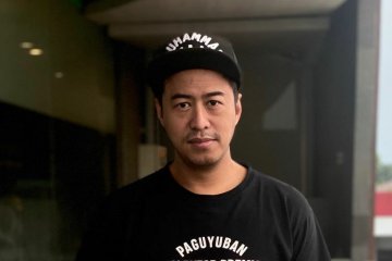 Pandji Pragiwaksono hadirkan pertunjukan komedi secara virtual