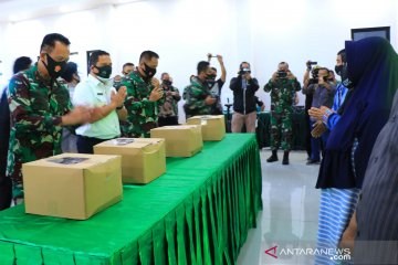 Wali Kota Arief apresiasi TNI bantu masyarakat terdampak COVID-19
