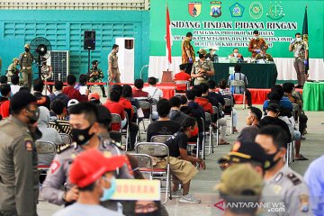 733 Orang ikuti sidang pelanggaran protokol kesehatan di Sidoarjo