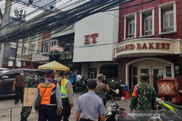 Operasi Yustisi, Tiga Pilar Mampang sasar pertokoan