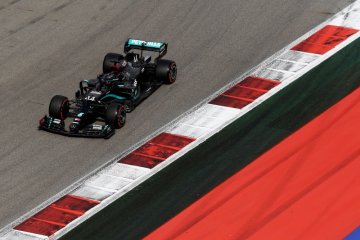 Hamilton ungguli Bottas dan Sainz di FP3 GP Rusia