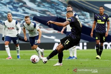 Newcastle curi satu poin dari Tottenham berkat penalti menit akhir