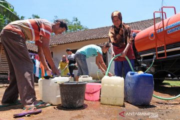 Bantuan air bersih untuk warga terdampak musim kemarau