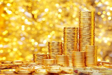 Emas naik 16 dolar, setelah dolar AS jatuh dari tertinggi dua bulan