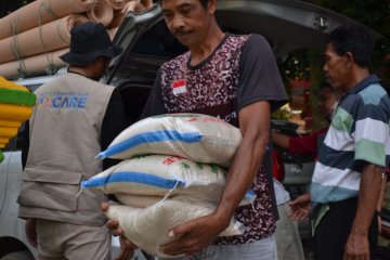 Indonesia CARE salurkan bantuan kepada korban Banjir Sukabumi