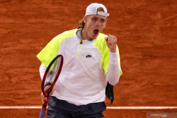 Tenis French Open: Denis Shapovalov kalahkan Gilles Simon