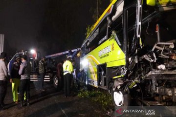 Bus wisata kecelakaan di jalur Dieng-Wonosobo empat tewas