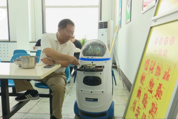 Kantin di China tugaskan robot kampanyekan kurangi limbah makanan