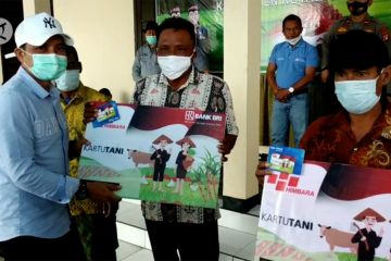 Pemda Kotim bagikan 5,750 kartu tani secara bertahap