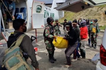 Babinsa TNI dan pengemudi ojek diserang KKB di Intan Jaya Papua
