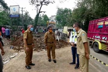 Pjs Bupati Pandeglang minta perbaikan gorong-gorong segera dirampungkan