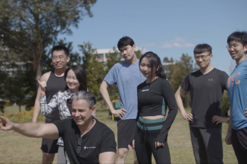 Pelajar internasional ikut latihan kebugaran daring di Sydney