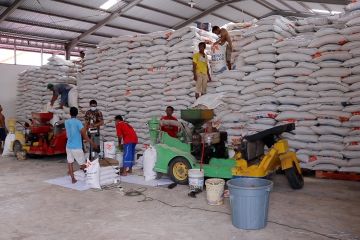 Bulog regional Meulaboh mulai salurkan 1.216 ton beras bantuan sosial