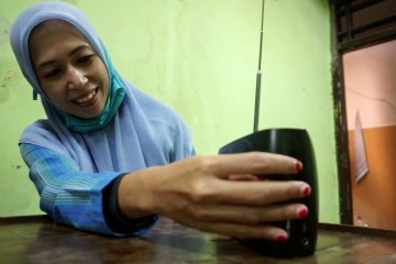 Guru di Pekalongan mengajar lewat siaran radio