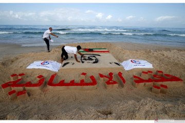 Seniman Palestina buat karya seni pasir untuk mendiang Emir Kuwait