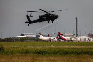 Helikopter AH-64E Apache