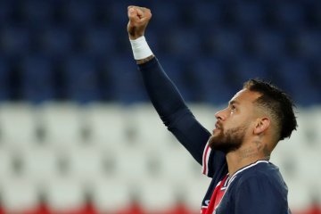 Neymar cetak gol pertama musim ini ketika PSG bantai Angers 6-1