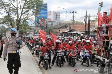 Aksi buruh tolak Omnibus Law sempat padati Jalan Raya Bandung-Garut
