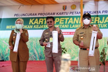 Mentan dan Gubernur Lampung  luncurkan Kartu Petani Berjaya