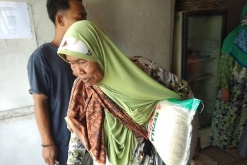 Antisipasi kerawanan pangan di Lebak, Kemensos beri bantuan sembako