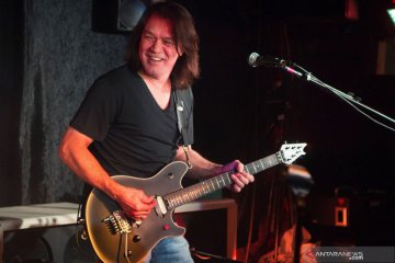 Gitaris Eddie Van Halen meninggal dunia