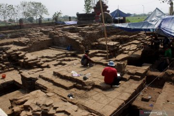Ekskavasi situs Bhre Kahuripan di Mojokerto