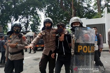 Kapolrestabes: Tiga pendemo di Medan reaktif COVID-19