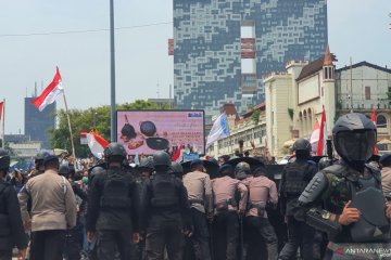 Akses Simpang Harmoni tertutup aksi massa mahasiswa