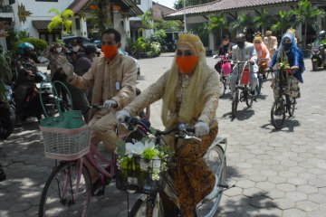 Empat pasangan menikah dengan kirab sepeda di Kotagede Yogyakarta