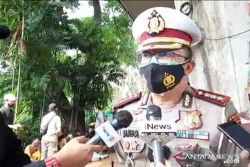 Polisi tutup arus lalu lintas di sekitar Istana Merdeka