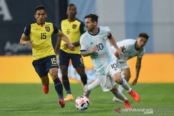 Tendangan penalti Messi menangkan Argentina atas Ekuador