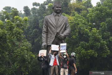 Kemarin pemerintah jelaskan UU Cipta Kerja, salurkan subsidi gaji