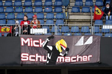 Cuaca buruk batalkan debut latihan F1 Mick Schumacher