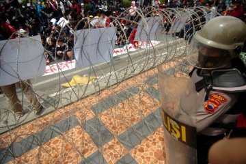 Unjuk rasa tolak UU Cipta Kerja