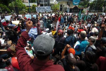 Unjuk rasa tolak UU Cipta Kerja