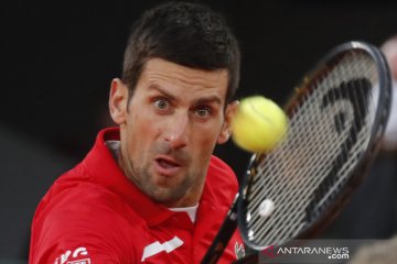 Djokovic atasi Tsitsipas, tantang Nadal di final French Open