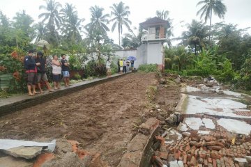 Dilanda hujan deras, tembok rumah tahanan di Kabupaten Bangli ambruk